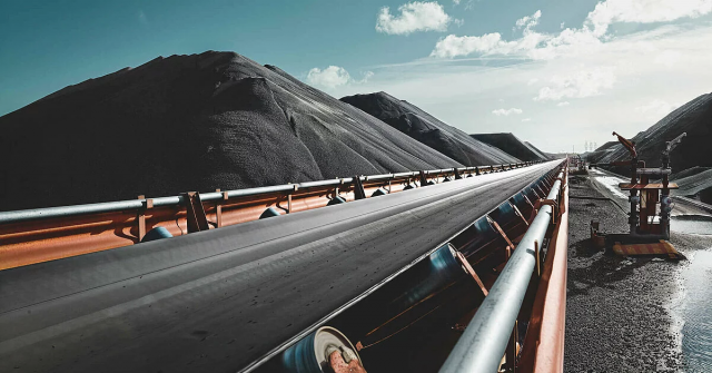 Enhancing Industrial Efficiency with Oil Resistant Conveyor Belt 