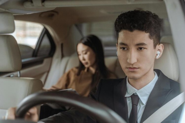 How Do Our Luxury Vehicles Enhance Your Airport Transfer Experience