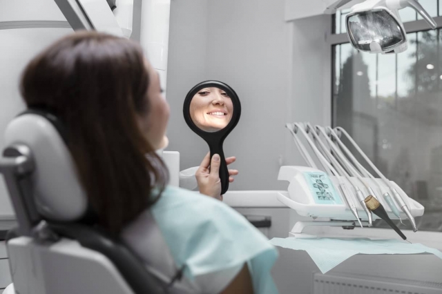 The Latest Trends in Cosmetic Dentistry for Aventura Residents in 2025