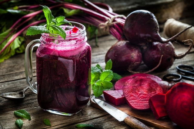 Top 10 Organic Juices for Year‑Round Immune Strength - HolyIndia