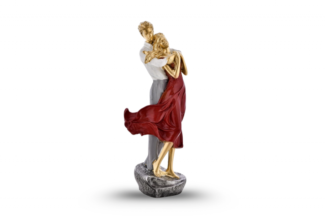 Romantic Valentine Couple Statue Figurine – Elegant Red Love Showpiece for Home & Living Room Decor