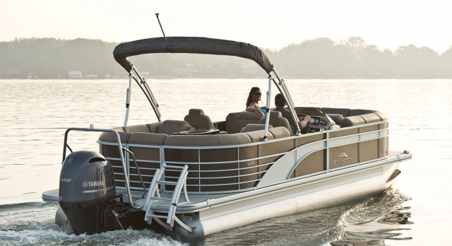 Explore the Water with Pontoon Boat Rentals Lake Ontario