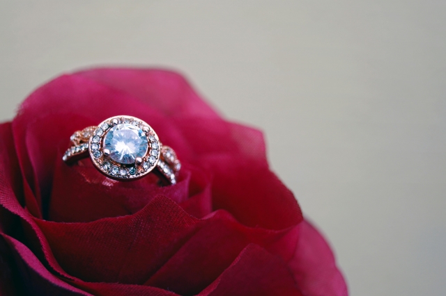 The Hidden Halo Trend Brides Can’t Stop Talking About