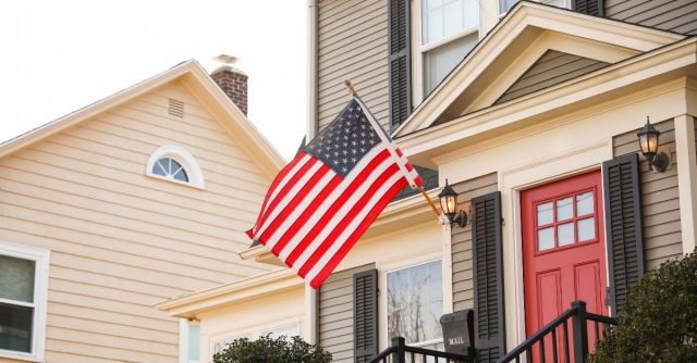Flag Etiquette for Residential Homeowners