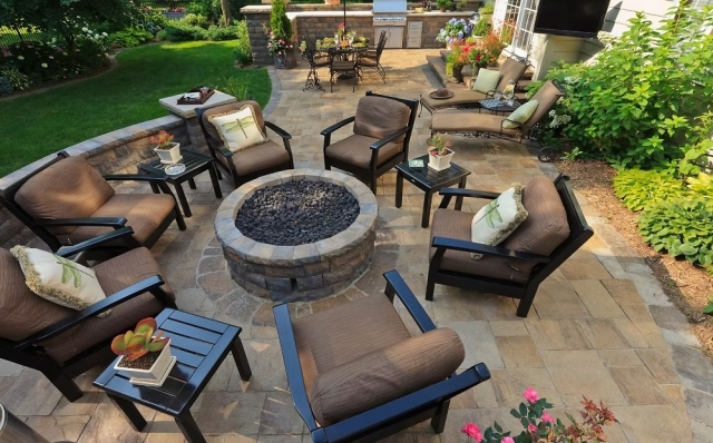 Custom Concrete Fire Pits: Design Tips for Style and Functionality
