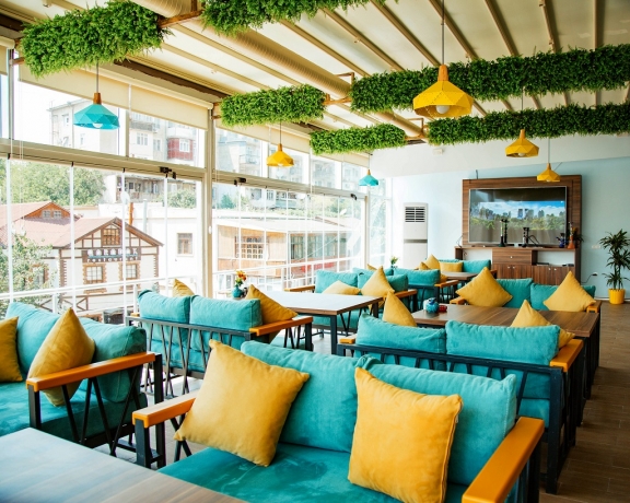 Could This Cozy Spot Be the Best Cafe in Bengaluru for a Romantic First Date?