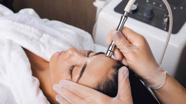 Transforming Beauty with Precision: A Deep Dive into Divine Cosmetic Surgery Clinic in South Delhi