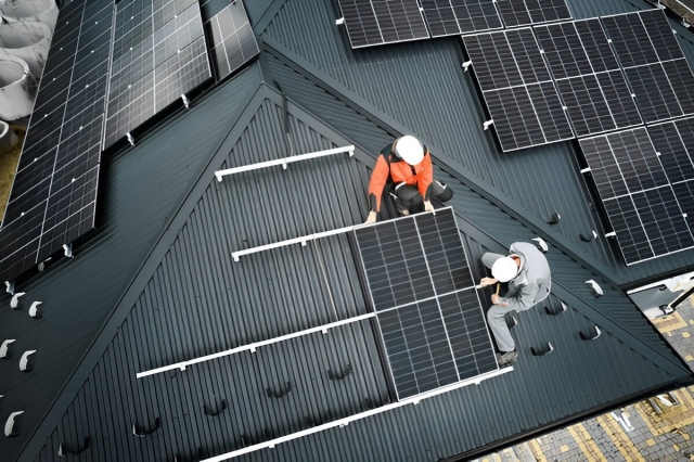 Roofing Services: What to Expect and How to Find the Best Contractor