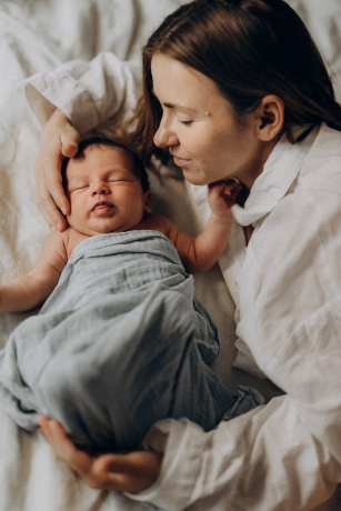 Why the First 14 Days Are Crucial for Newborn Photography