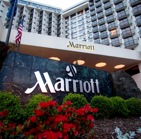 How to Travel Luxuriously on a Budget: 7 Hotel Hacks That Actually Work