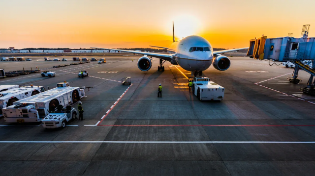 Seamless Corporate Airport Transfers in New York: Boosting Productivity and Cutting Costs