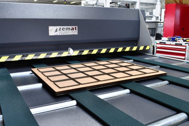 A Comprehensive Overview of the Automatic Hot Stamping Machine