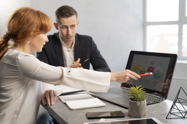 Real Cost of Outsourcing Software Development: Freelancers vs. Companies