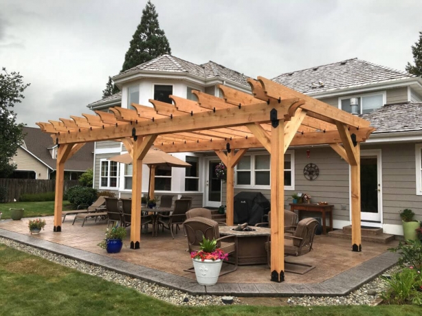 How to Choose the Perfect Pergola Décor for Your Outdoor Space