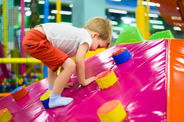 10 Mistakes to Avoid When Booking a Bounce House or Water Slide Rental in Palm Beach Gardens