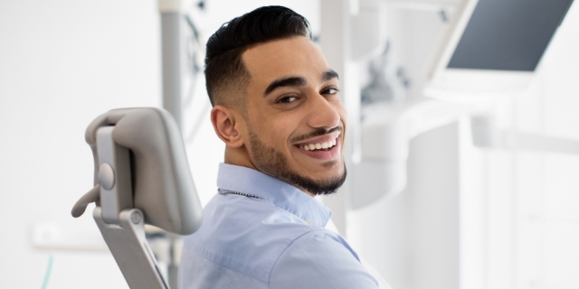 What Is In-Chair Whitening? A Complete Guide to Instant Teeth Whitening