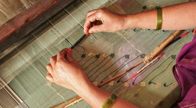 Handloom Sarees Market Share Overview and Future Outlook 2025–2032