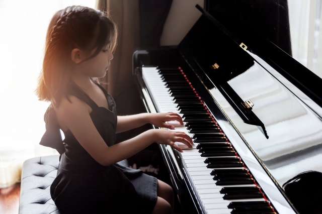 From Beginner to Pro: The Real Benefits of Taking Piano Lessons Online