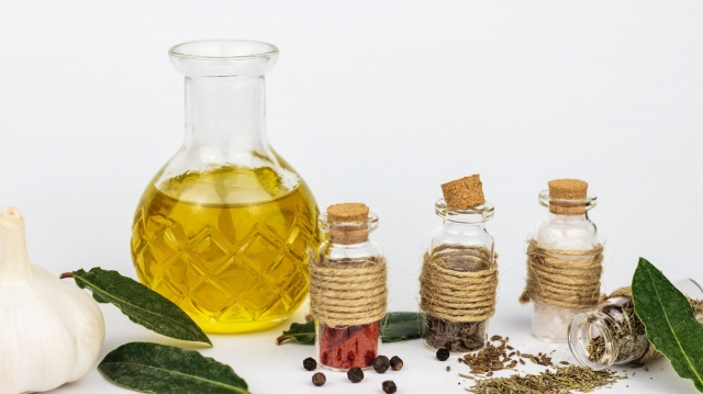 How Cold-Pressed Coconut Oil Can Improve Your Skin and Hair Naturally