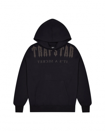 Trapstar Jacket – The Ultimate Statement Piece in Streetwear Fashion