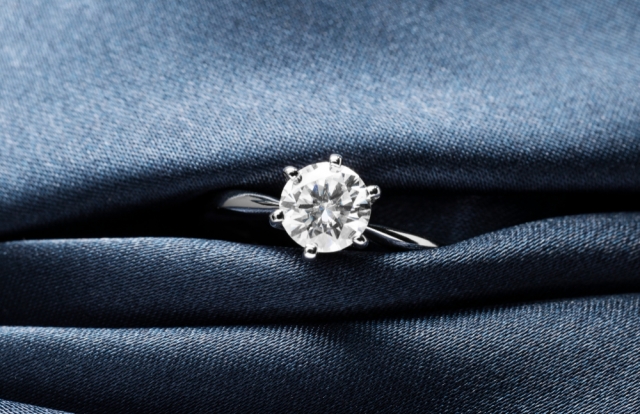Why Moissanite Engagement Rings Are the Best Choice in the UK