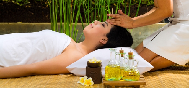 How Does Aromatherapy Massage Support Mental and Emotional Well-being?