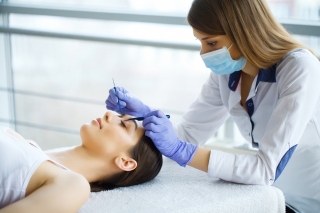 Reclaiming Your Reflection: Working With a Quality Facial Cosmetic Surgeon