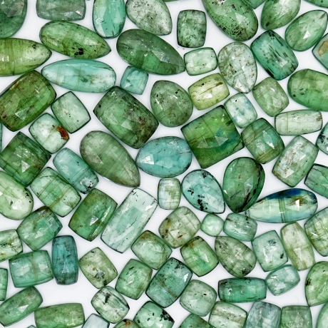 Discover the Magic of Blue Kyanite: A Gemstone Lover's Guide
