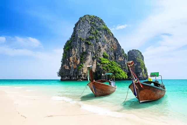 Planning Your Perfect Honeymoon: Tips from Eaze Tours Experts