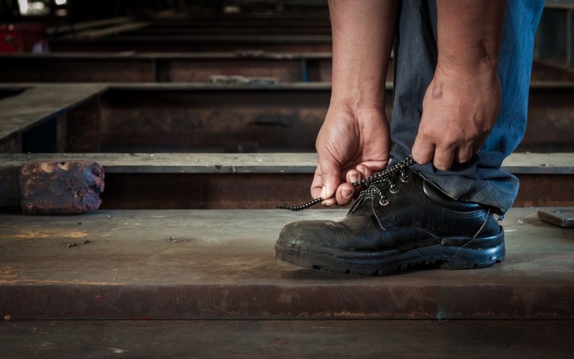 Safety Footwear Market | Research, Size, Share, Forecast by 2025-2033 