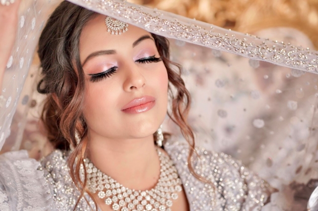 Stylz Salon with Komal Mahendru : Best Makeup Artist in Lucknow