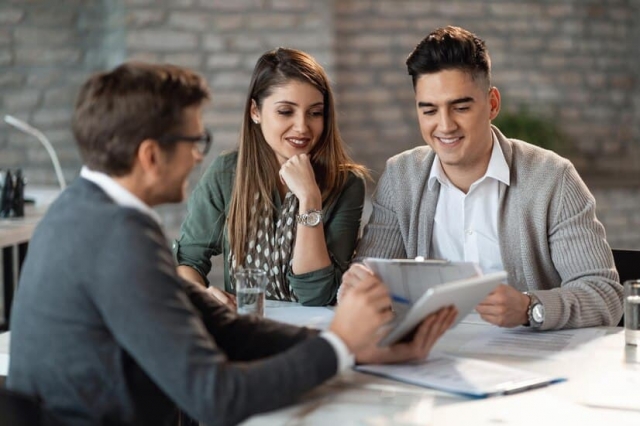 What Does a Commercial Mortgage Broker Do?