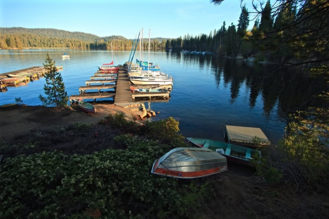 Enjoy Boating with Premium Huntington Lake Marina Services