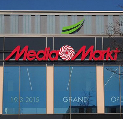 Choosing the Right Outdoor Business Sign for Your Industry