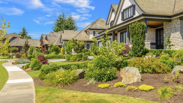 How Landscaping and Lawn Services in Prairieville, LA Improve Outdoor Living