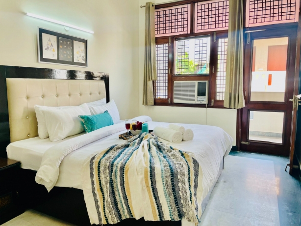 Top Benefits of Staying at a Hotel Near Medanta Hospital Gurgaon During Treatment