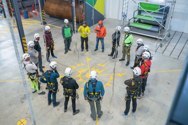 In-House vs. Outsourced Safety Compliance Training: What’s the Right Fit for Your Team?