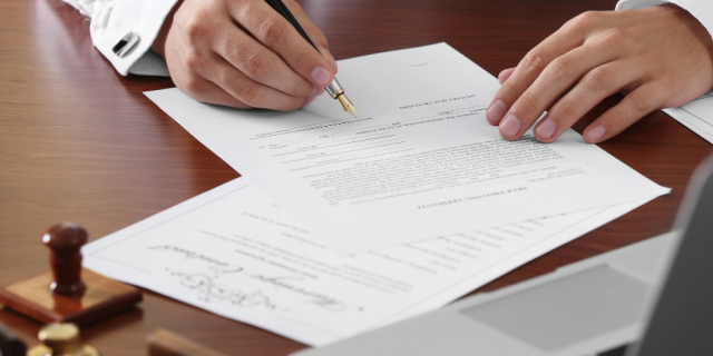 Top 5 Mistakes Law Firms Make When Choosing Malpractice Insurance