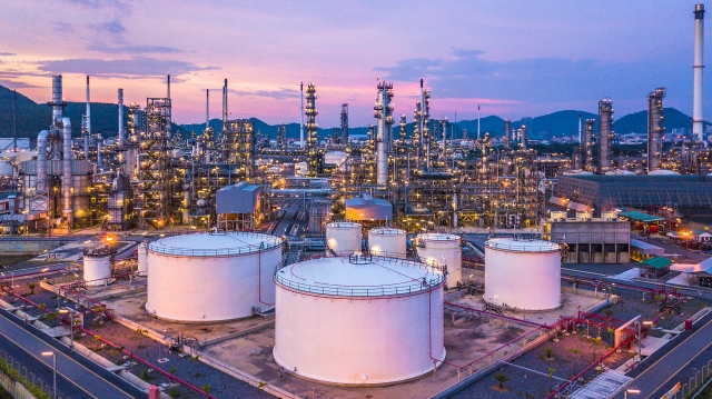 Global Oil Refining Market: Size, Trends, and Strategic Outlook 2025-2032
