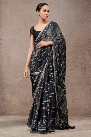 Embrace Grace and Glamour with the Tarun Tahiliani Saree
