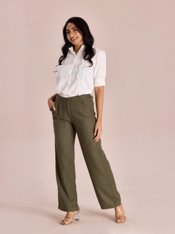 How to Choose Casual Pants for Women Based on Body Type