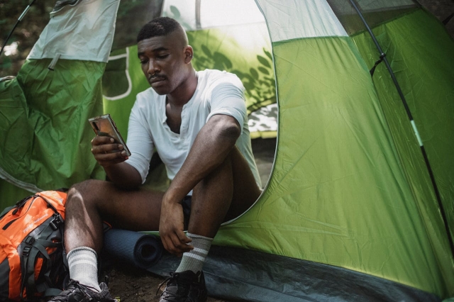 The Modern Traveler’s Wellness Kit: Digital Tools for Stress-Free Journeys