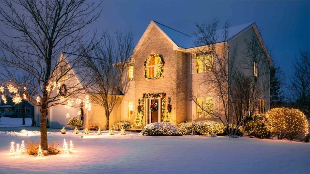 How Christmas Lights Can Help Sell Your Property in December