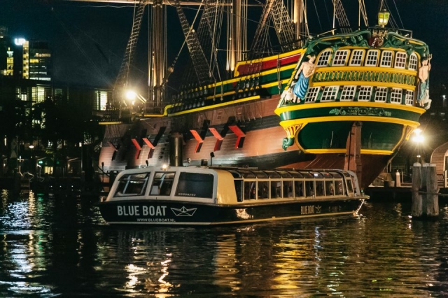 Amsterdam's Floating Charm: A Boat Tour Experience