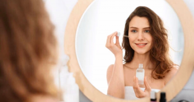 The Secret to a Flawless Complexion: Vitamin C Serums and Hydrating Serums for Skin Whitening