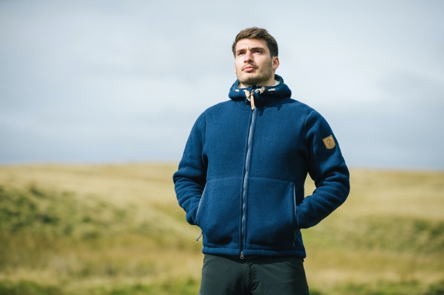 Keep Your Winter Warm With This Polar Fleece Jacket