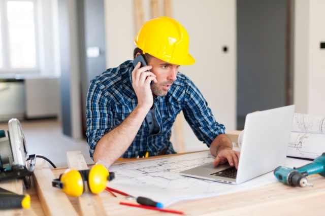 Tools That Keep Contractors Focused on the Job, Not the Phone