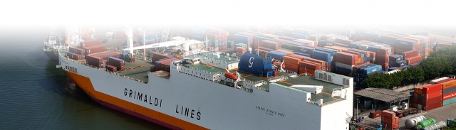 Connecting Ireland to the World Through Trusted Shipping