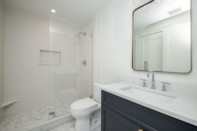Choosing the Right Bathroom Renovation Contractors for Your Project