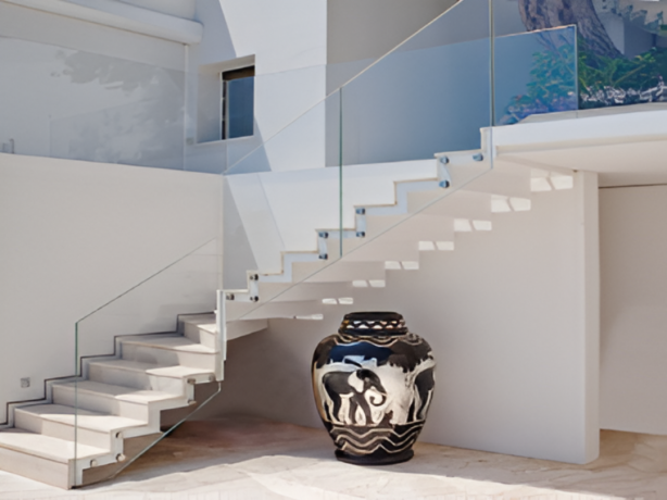 What Makes Aluminum Balusters and Glass Railing Components a Perfect Pair?